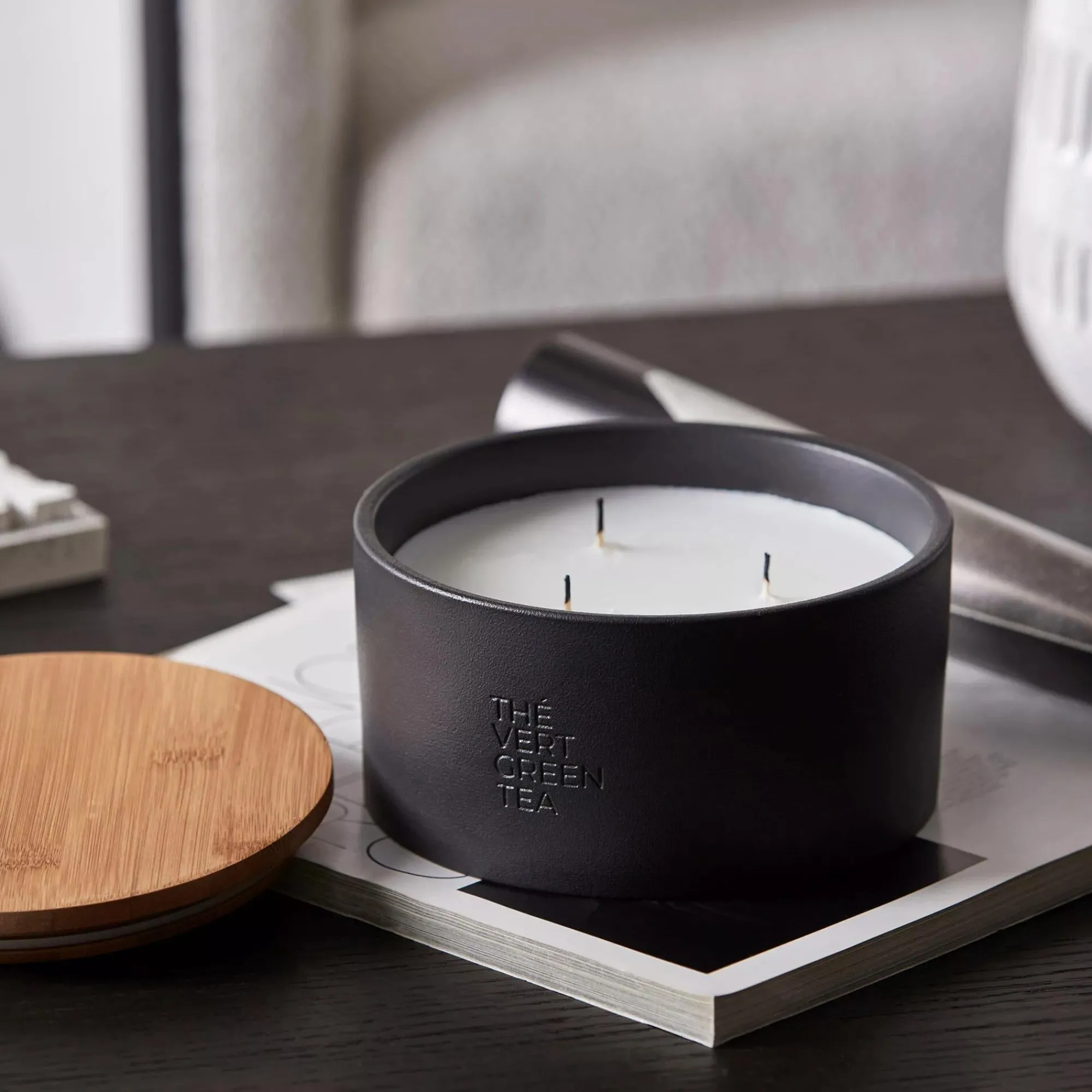 Hot Bouclair Green Tea Candle with Wooden Lid