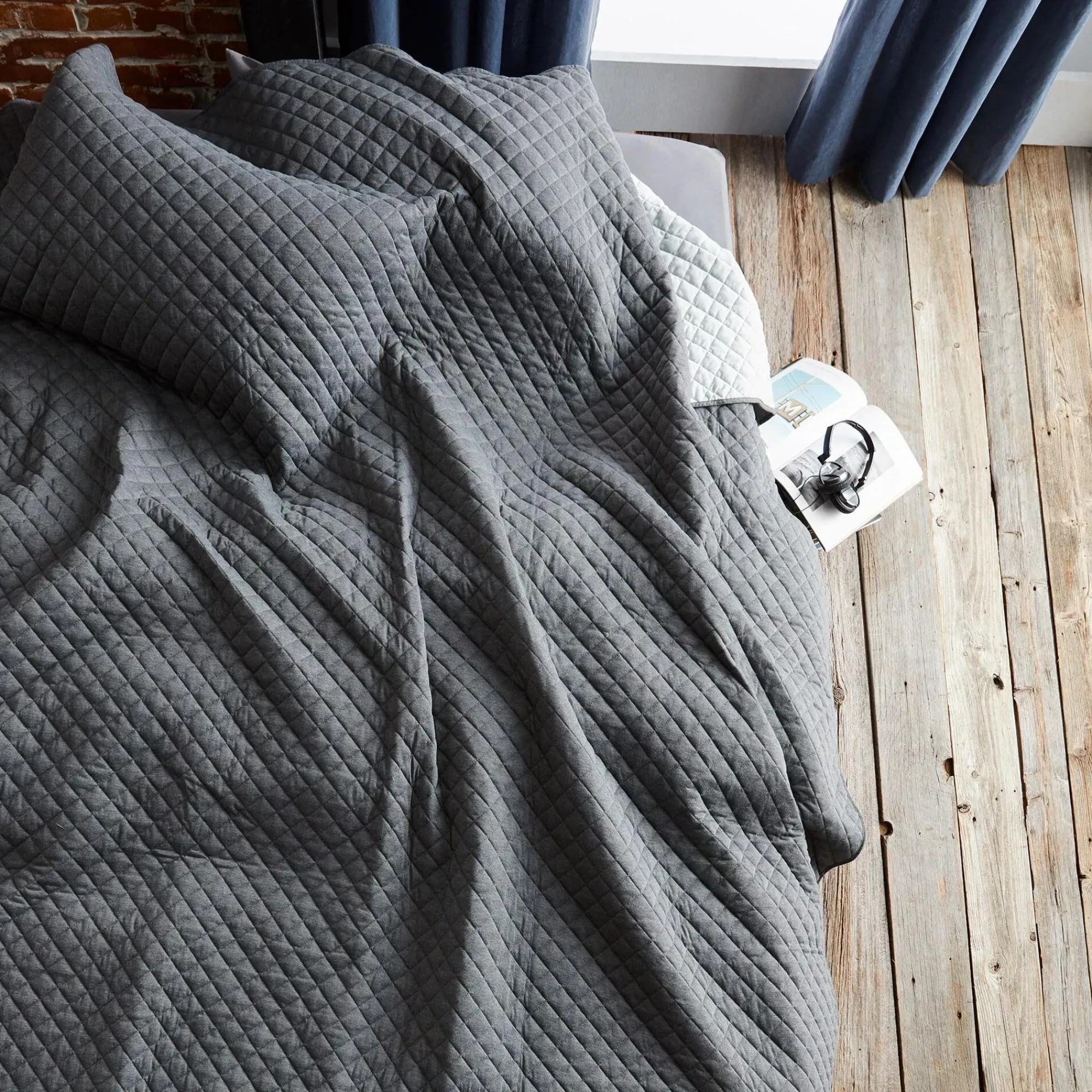 Clearance Bouclair Damien Collection - Reversible Jersey Coverlet Set