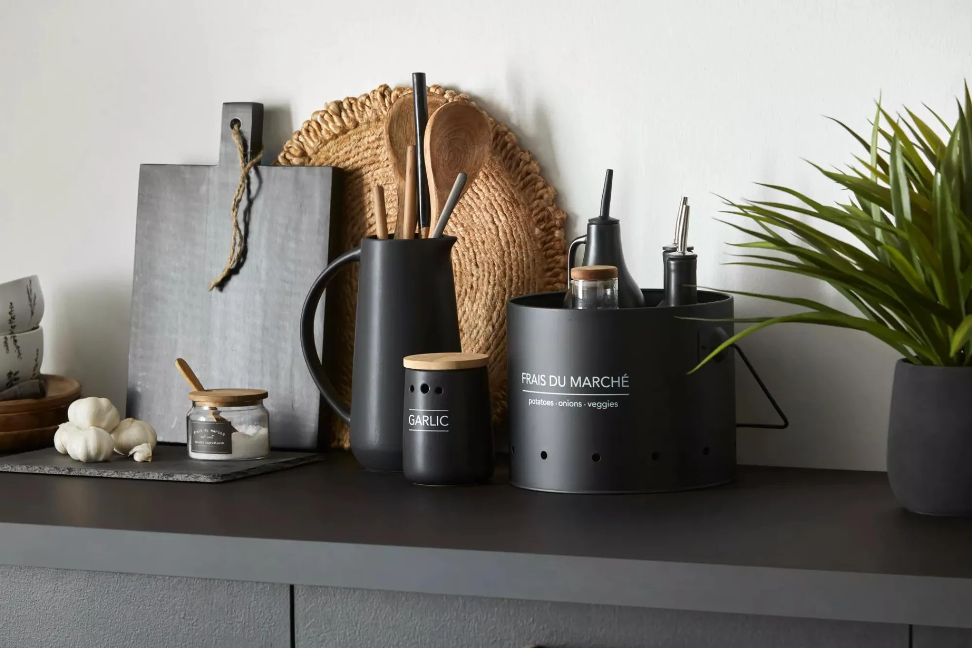 New Bouclair Round Natural Fiber Placemat