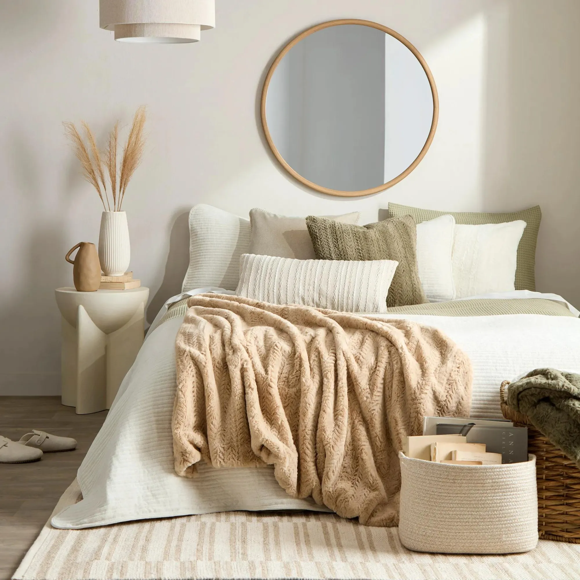 Outlet Bouclair Sage Ellyn Faux Fur Throw