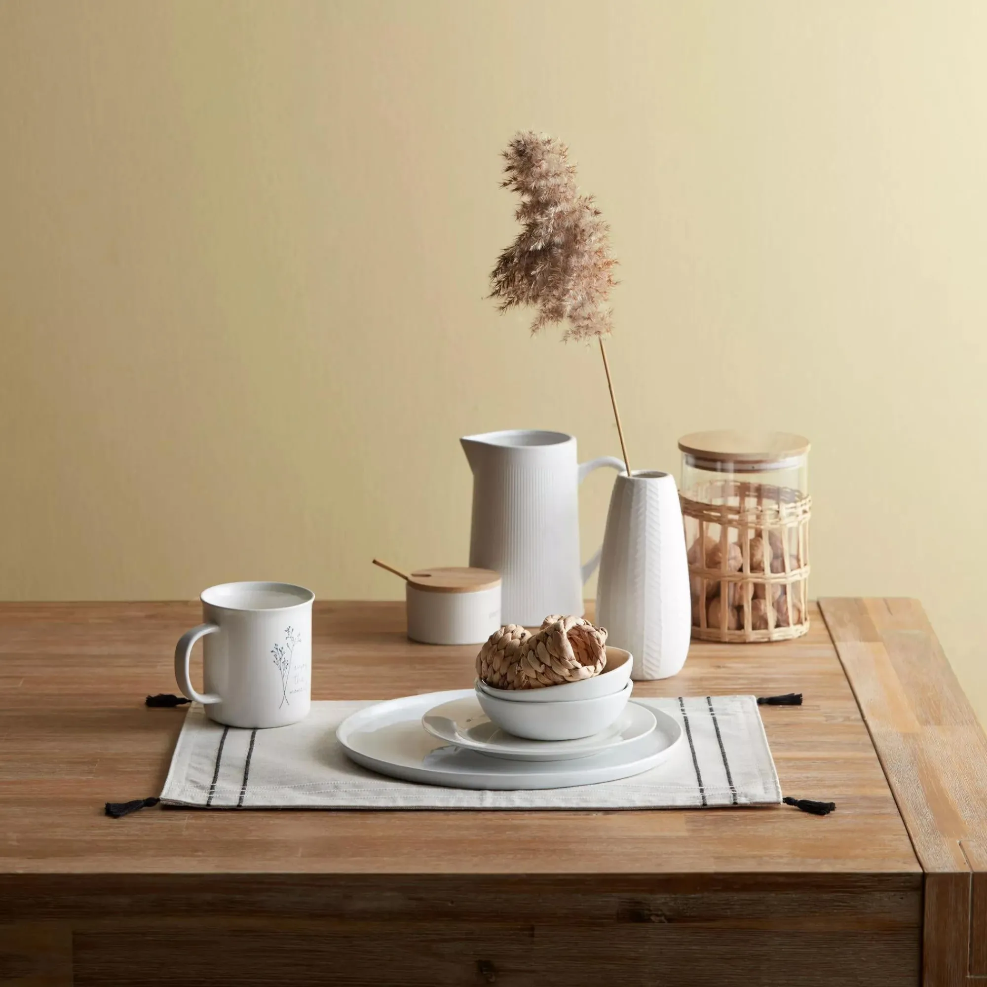 New Bouclair Set of 4 Fabric Placemats with Tassels