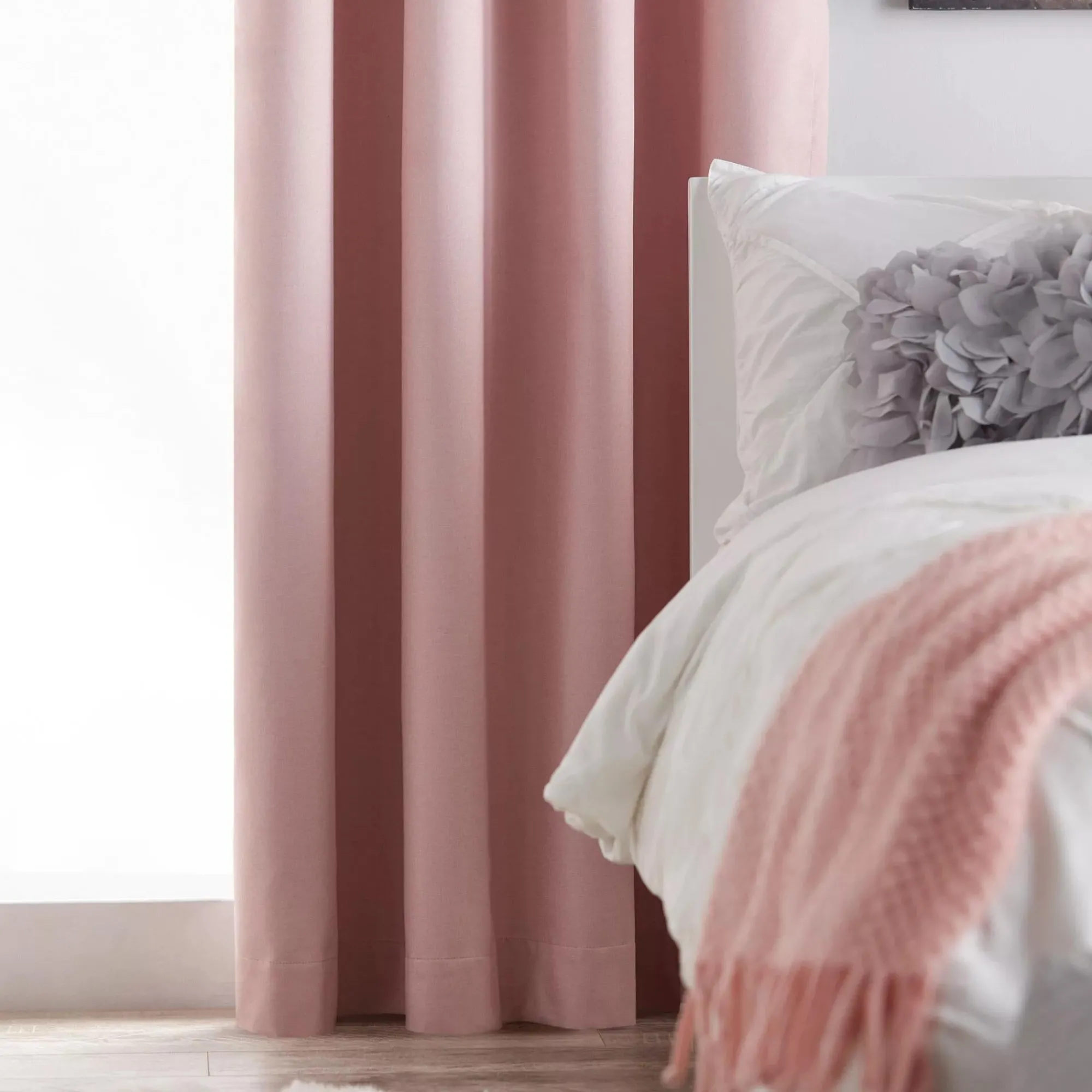 Discount Bouclair Vintage Pink Chambray Blackout Curtain