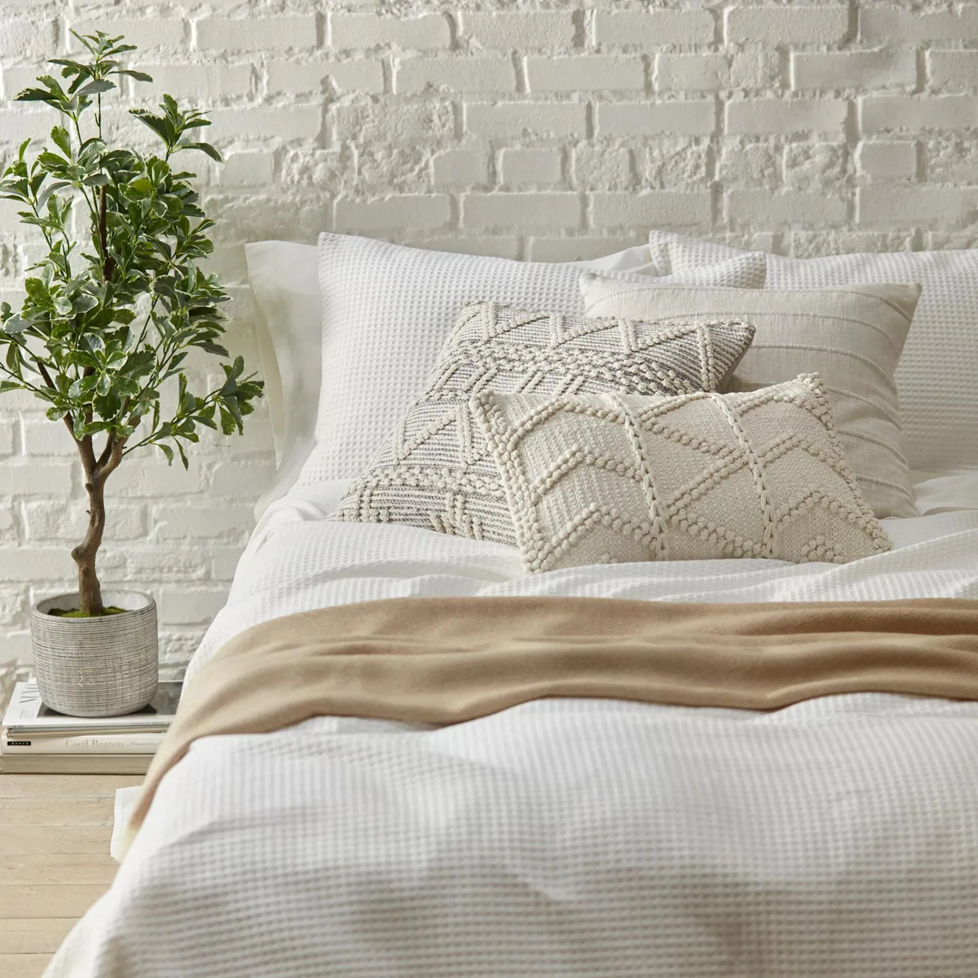 Hot Bouclair White Collin Collection - 3-Piece Duvet Cover Set