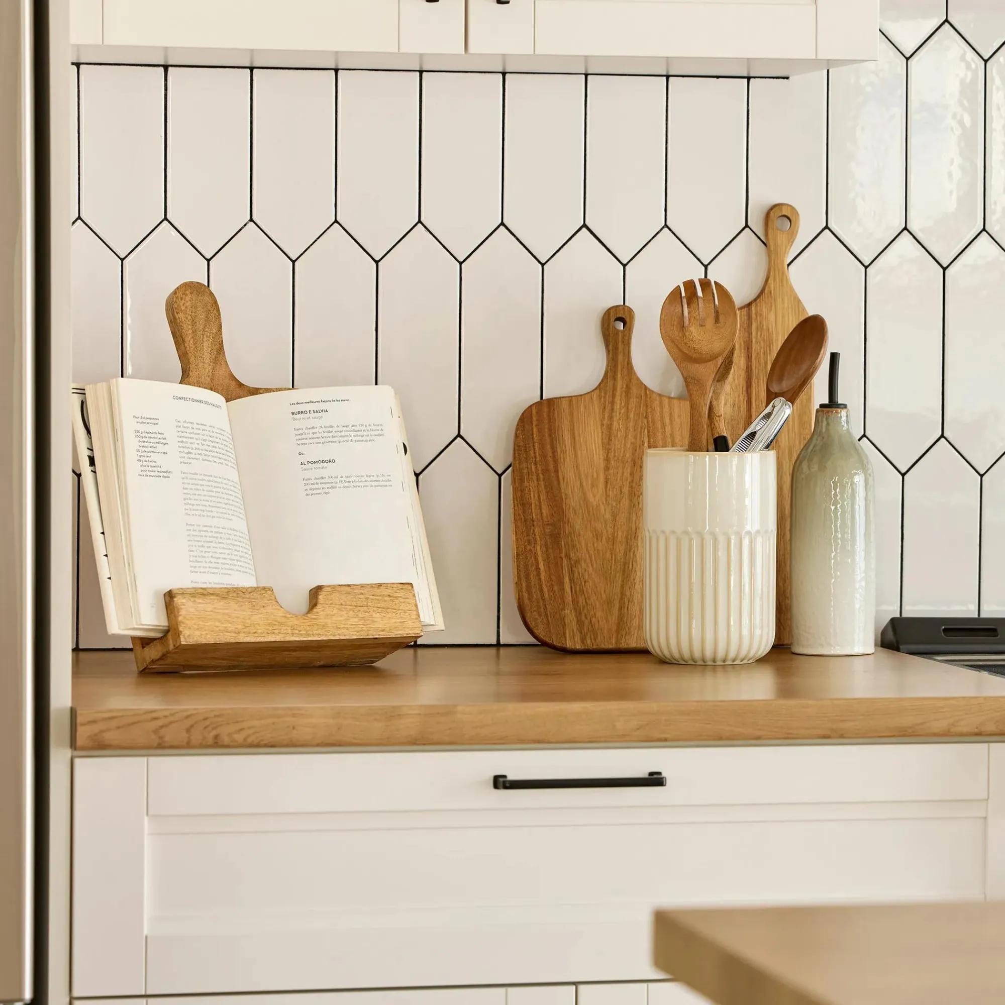 Hot Bouclair Wooden Recipe Book Holder